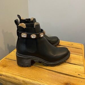 Black Steve Madden chunk booties